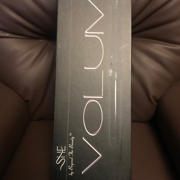 Volume 25mm Beyond the Beauty black curling styler - Picture 3 of 6